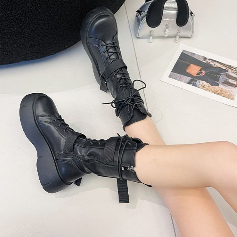 รองเท้าบูทหุ้มข้อหนังสีดำแบบผู - Street Fashion Trend 2025 บทวิจารณ์และราคา
